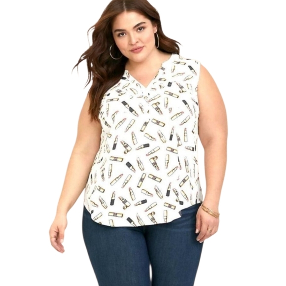 Torrid Plus Size Harper- 💄 Lipstick Georgette Pullover Tank. - Picture 1 of 16